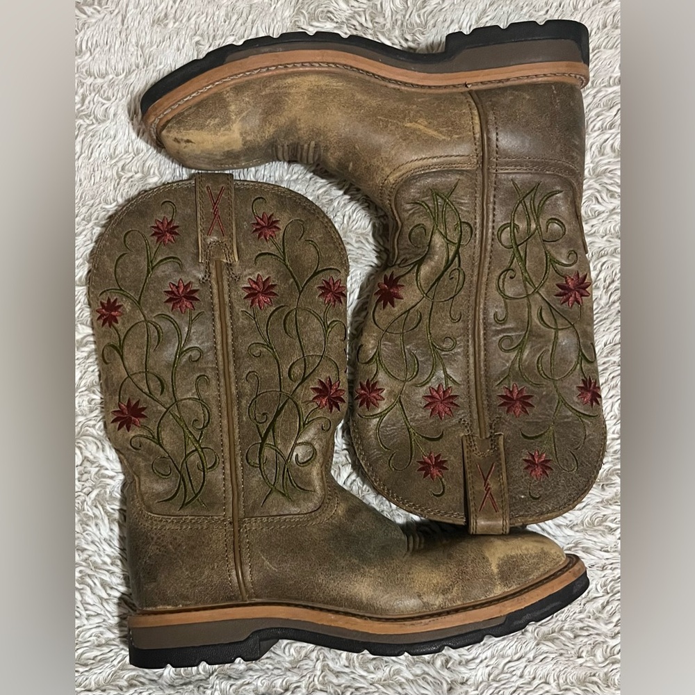 Embroidered women’s steel toe work boots